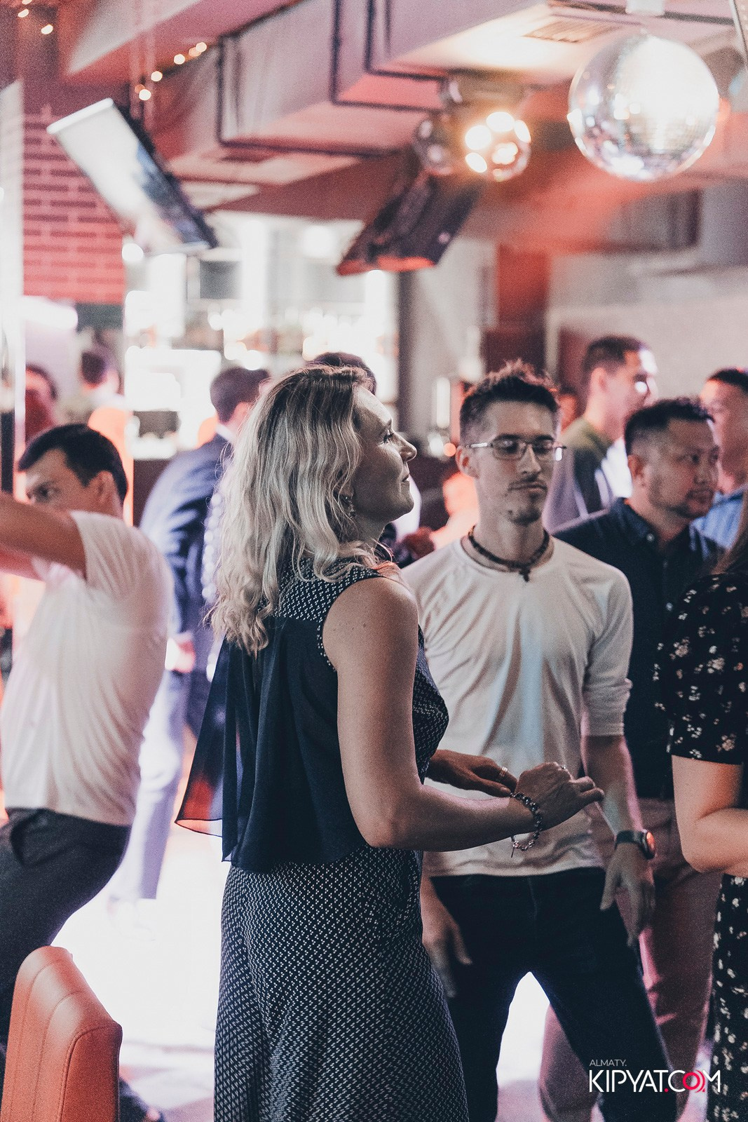 КАРАОКЕ DO RE MI. КИПЯТКОМ АЛМАТЫ!