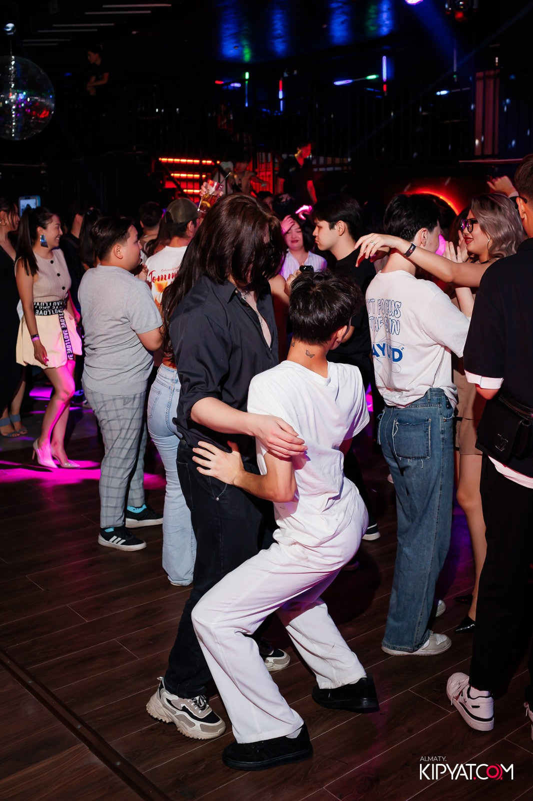 НОЧНОЙ КЛУБ ICON. КИПЯТКОМ АЛМАТЫ!