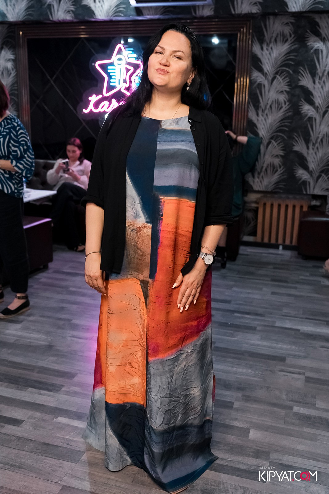 КАРАОКЕ РОЯЛЬ COSMO. КИПЯТКОМ АЛМАТЫ!