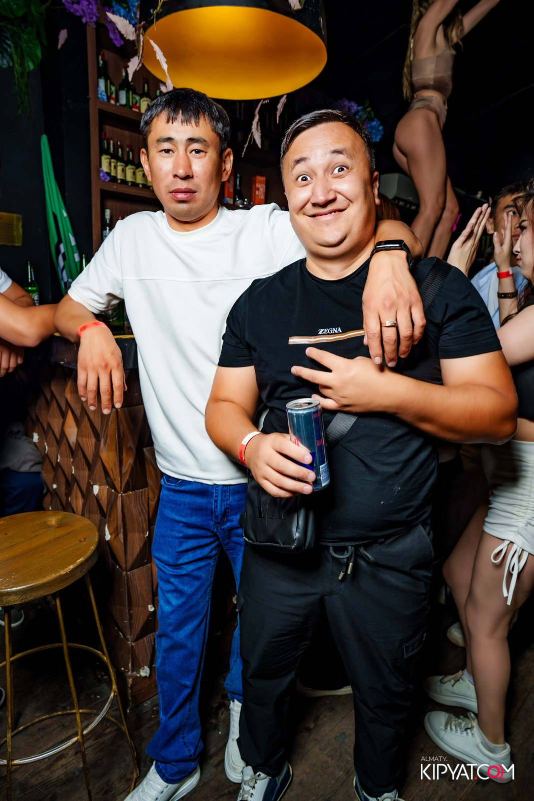 UYAT EMES BAR. КИПЯТКОМ АЛМАТЫ!