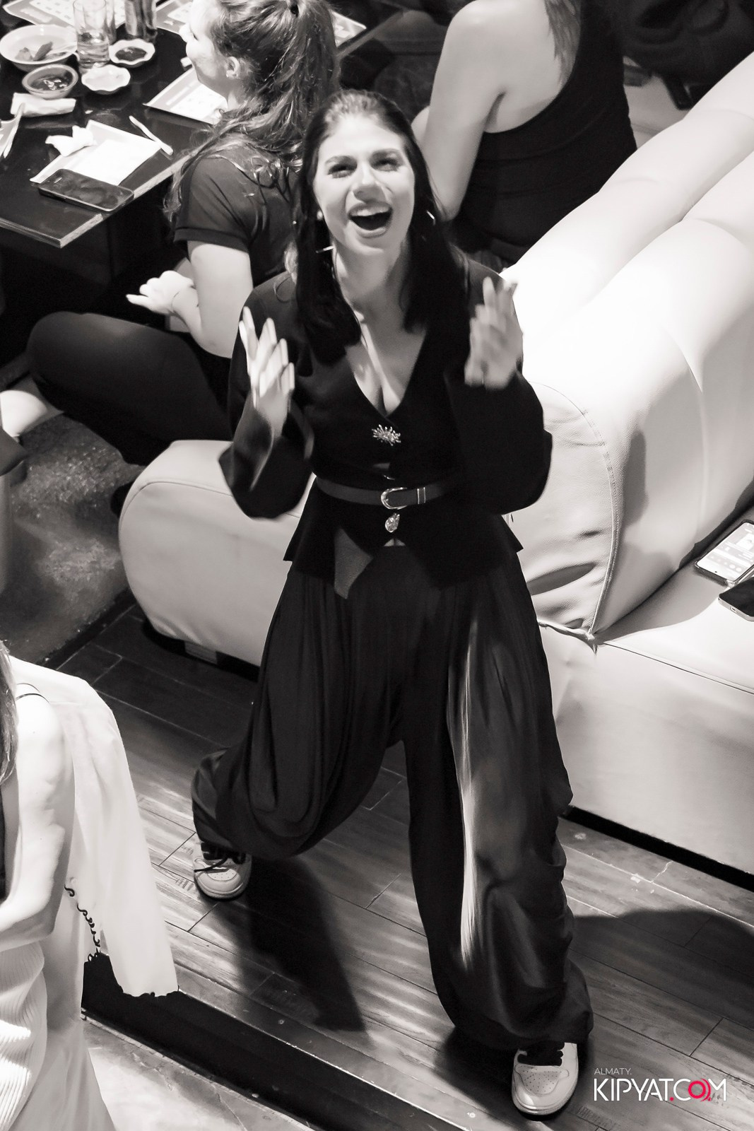 МУЗЫКАЛЬНОЕ ЛОТО В HIT RETRO. КИПЯТКОМ АЛМАТЫ! Фотосъемка мероприятий в Алматы