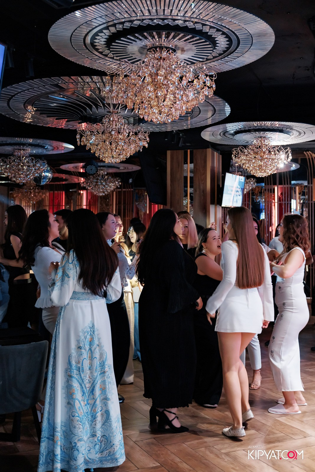 ЗАЯ, НА БИС. КИПЯТКОМ АЛМАТЫ!