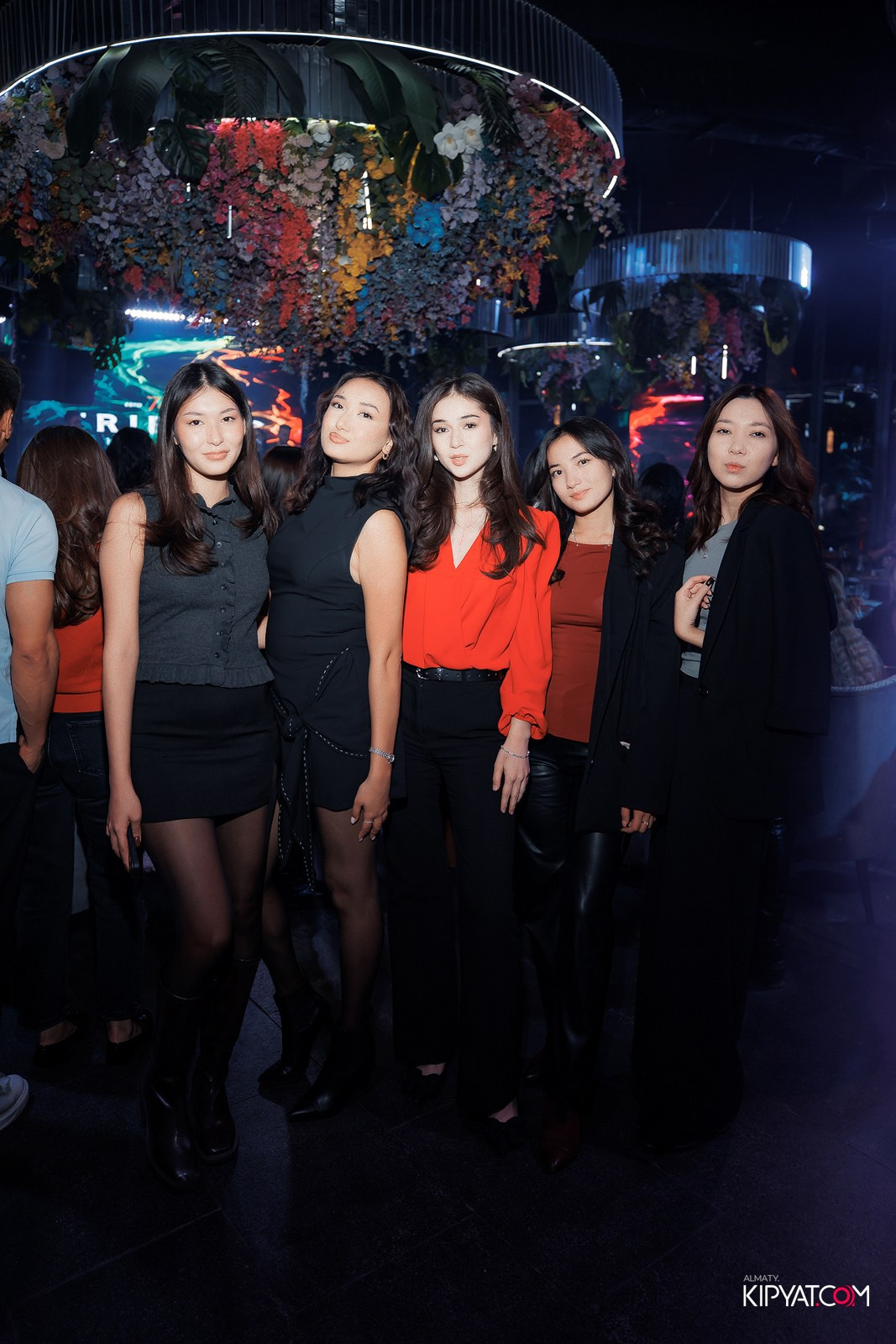 FRIENDS BAR & TERRACE. КИПЯТКОМ АЛМАТЫ!