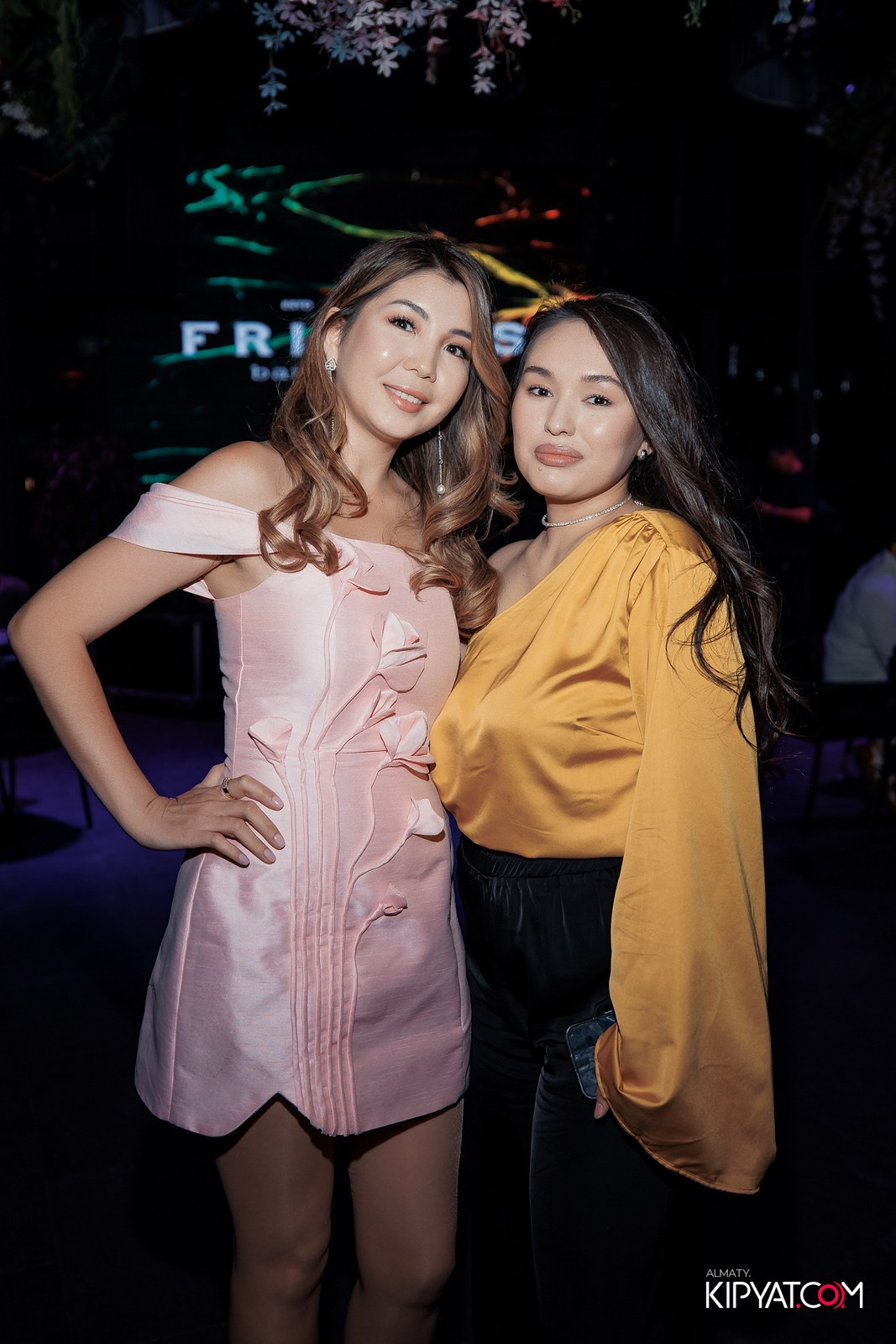 FRIENDS BAR & TERRACE. КИПЯТКОМ АЛМАТЫ!