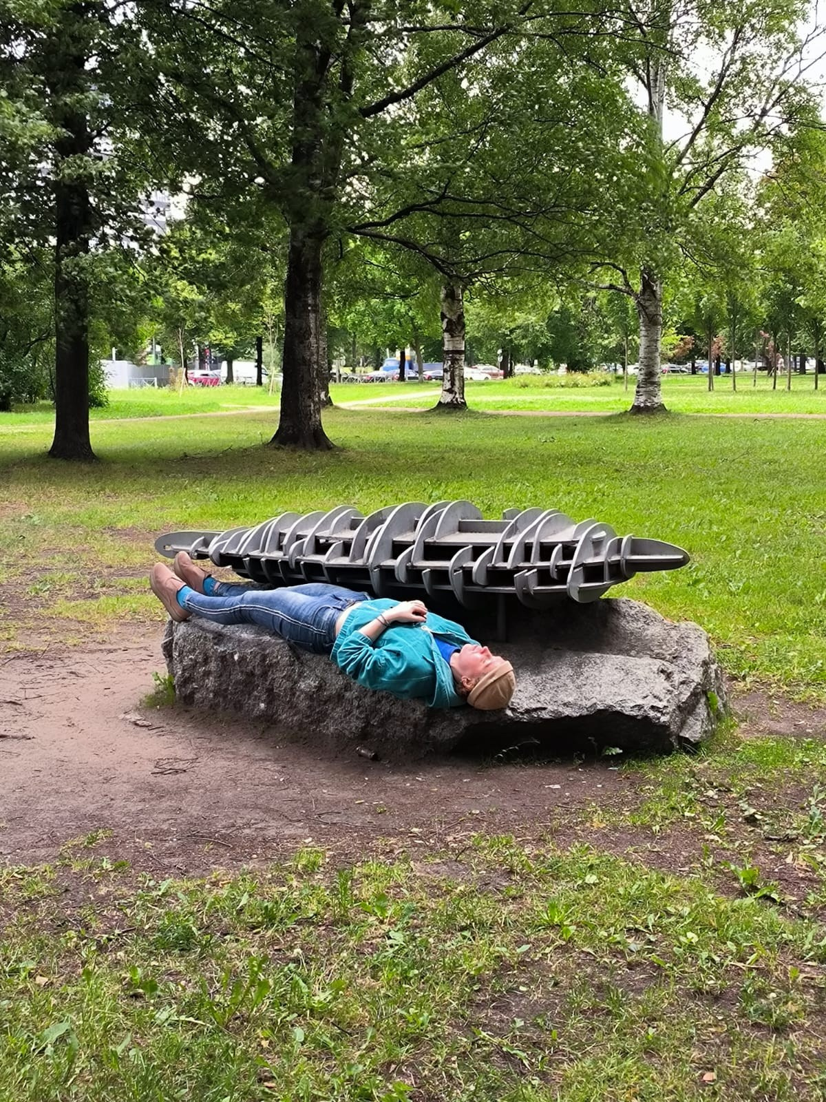 Тишина или большие деревья /СПб/Сад Нева/2013. Художник — скульптор Антонина Фатхуллина