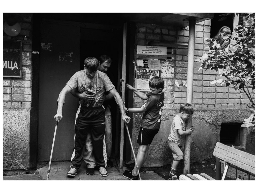 Cage. Misha Domozhilov photographer