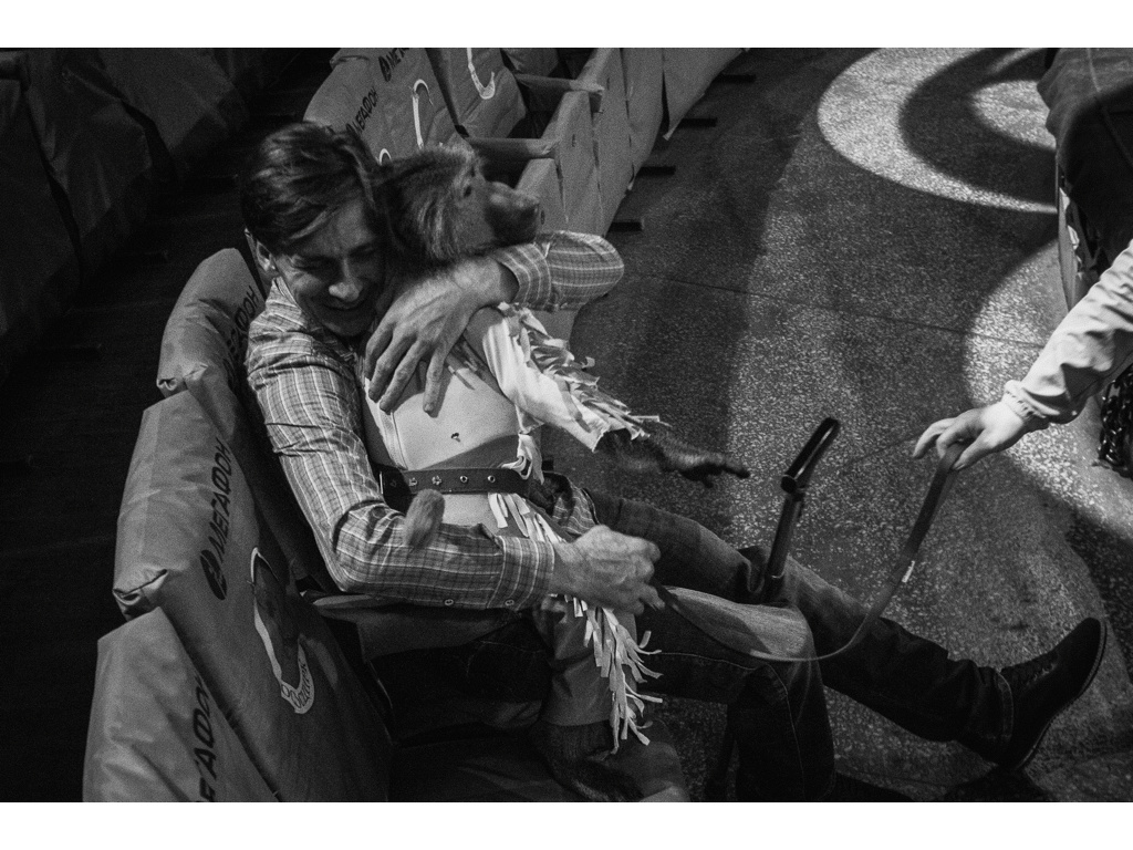 Cage. Misha Domozhilov photographer