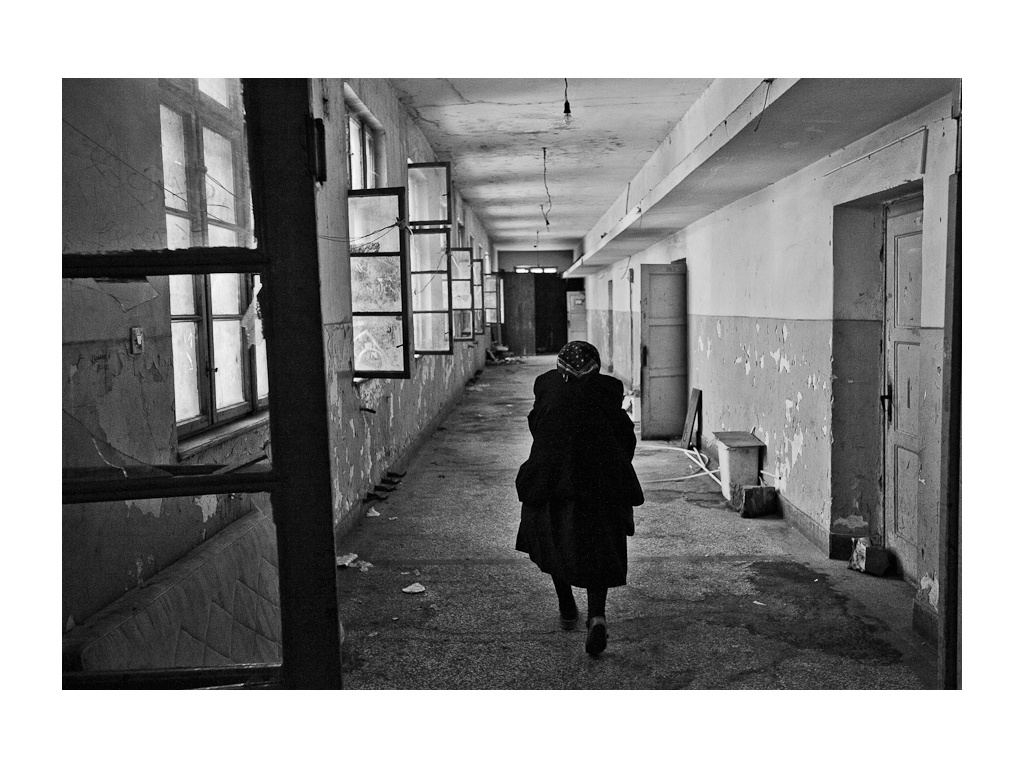 Kosovska Mitrovica. Misha Domozhilov photographer