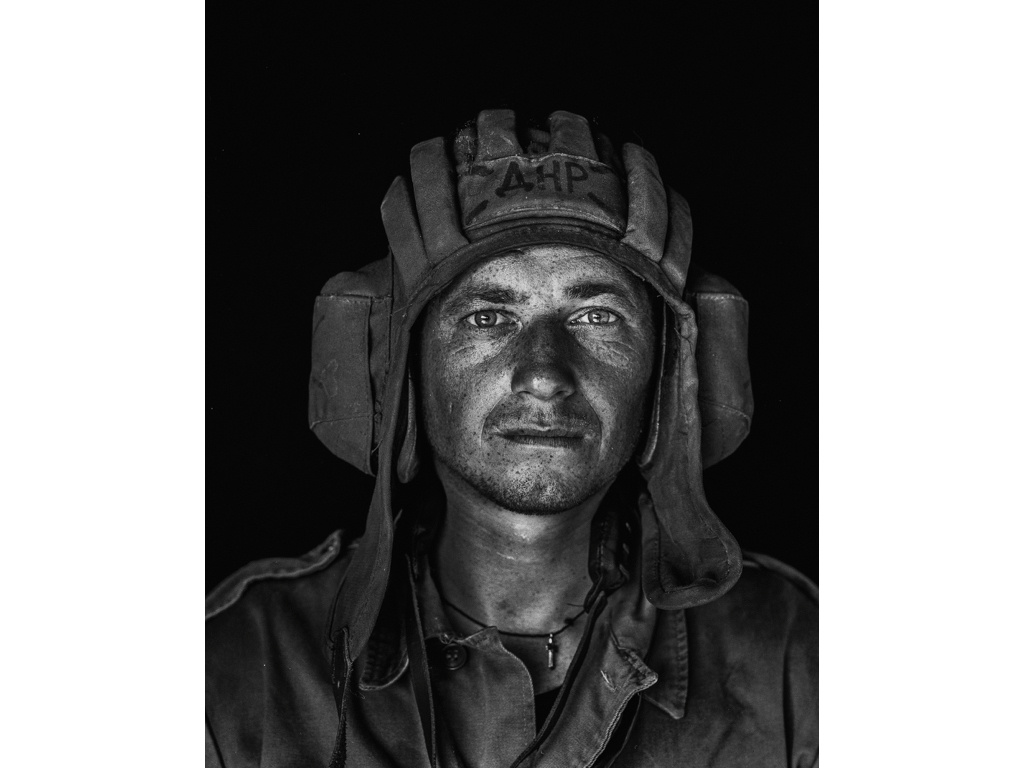 ID. Misha Domozhilov photographer