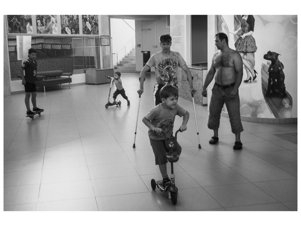 Cage. Misha Domozhilov photographer