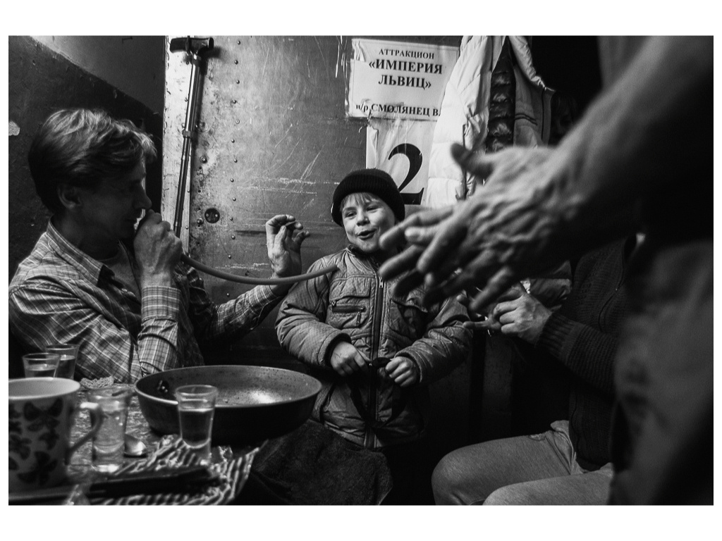 Cage. Misha Domozhilov photographer