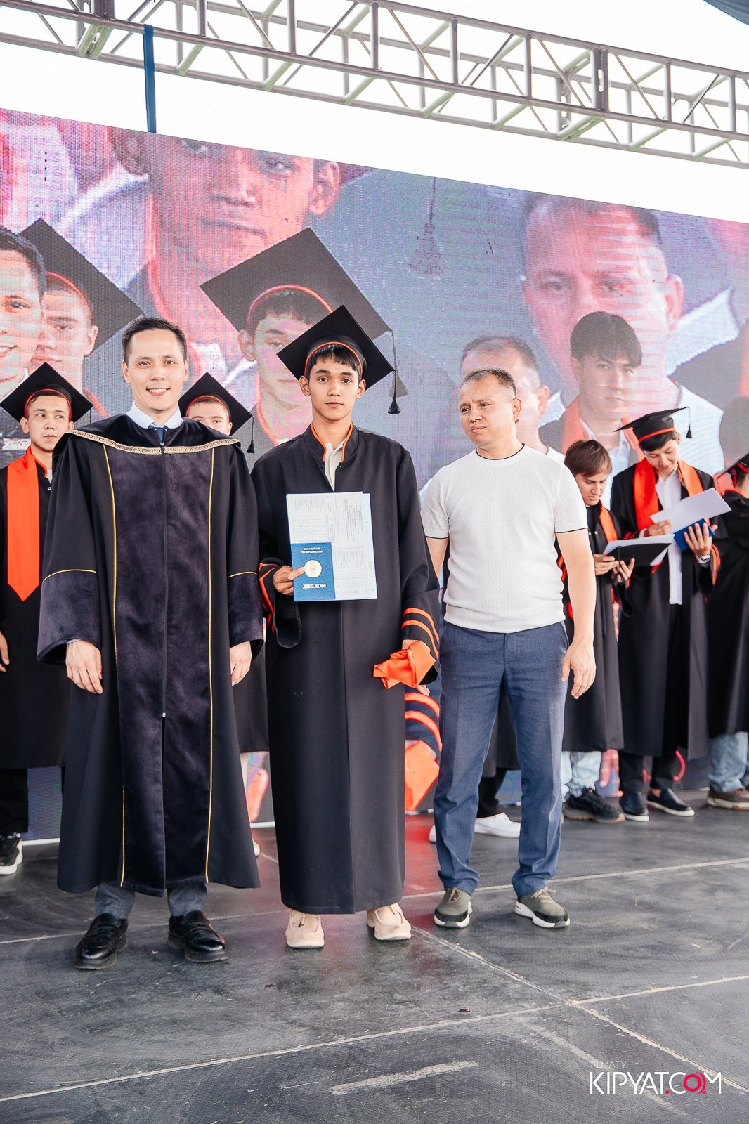 ВРУЧЕНИЕ ДИПЛОМОВ — НАРХОЗ КОЛЛЕДЖ. Part 3. КИПЯТКОМ АЛМАТЫ!