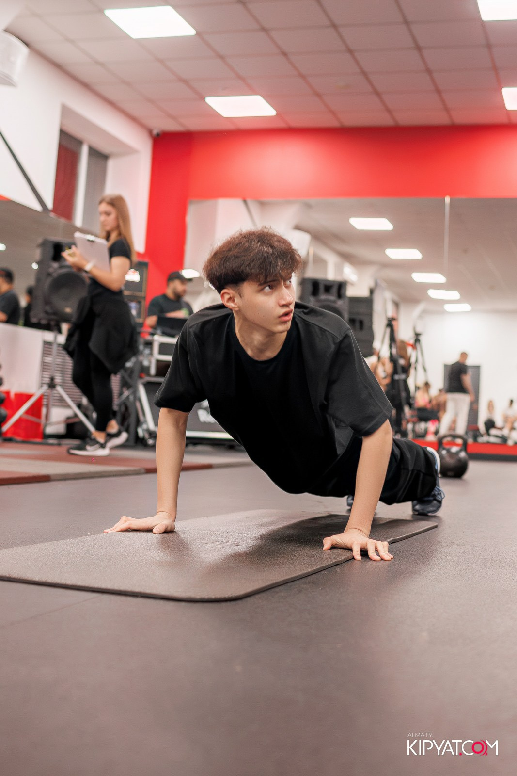 ДЕНЬ РОЖДЕНИЯ ФИТНЕС КЛУБА MIND OF BODY — НАМ 8 ЛЕТ. КИПЯТКОМ АЛМАТЫ!