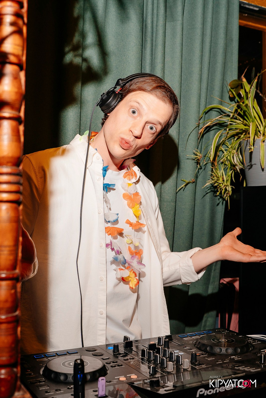 RE: SET. КИПЯТКОМ АЛМАТЫ! Фотосъемка мероприятий в Алматы