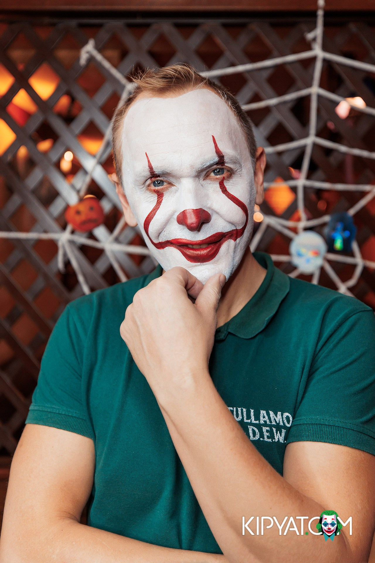 DICKENS RESTAURANT & BAR. КИПЯТКОМ АЛМАТЫ!