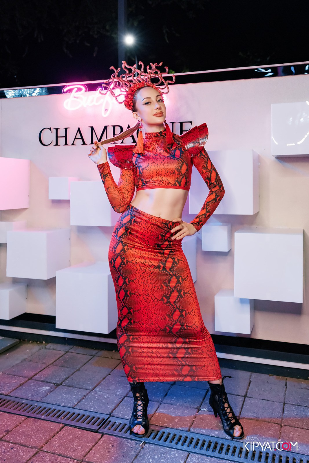 ЗАЯ, НА БИС. КИПЯТКОМ АЛМАТЫ!