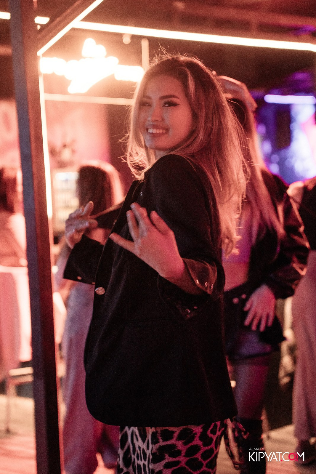 SKY BAR. КИПЯТКОМ АЛМАТЫ!