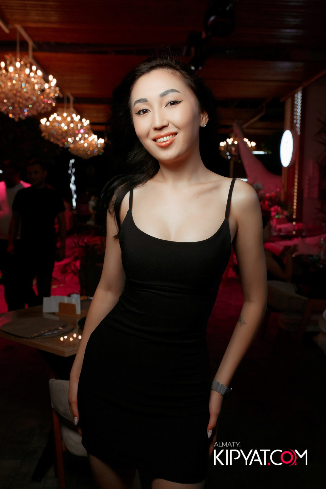 FRIENDS BAR & TERRACE. КИПЯТКОМ АЛМАТЫ!