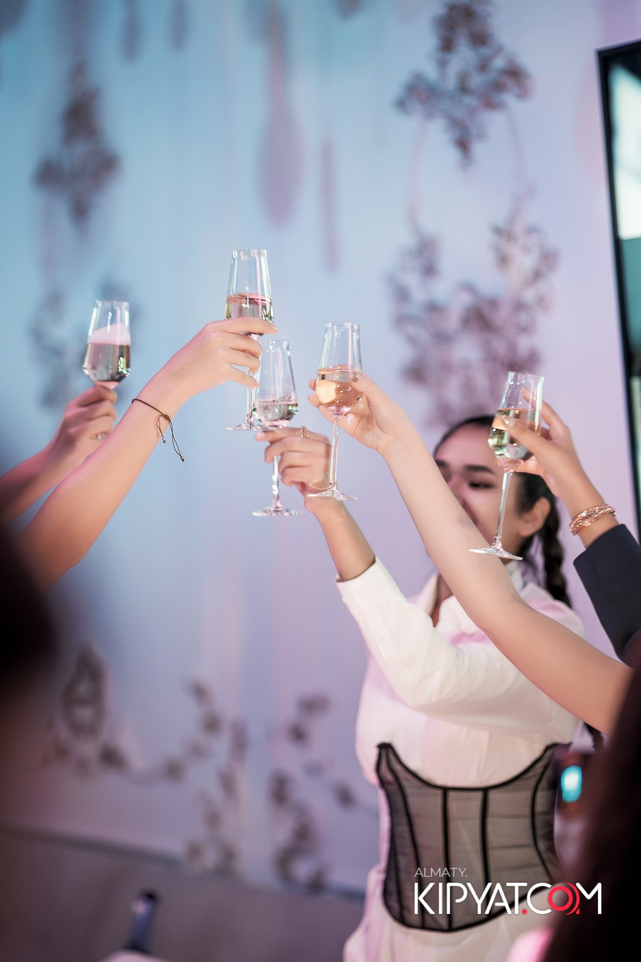 BarFly. КИПЯТКОМ АЛМАТЫ!