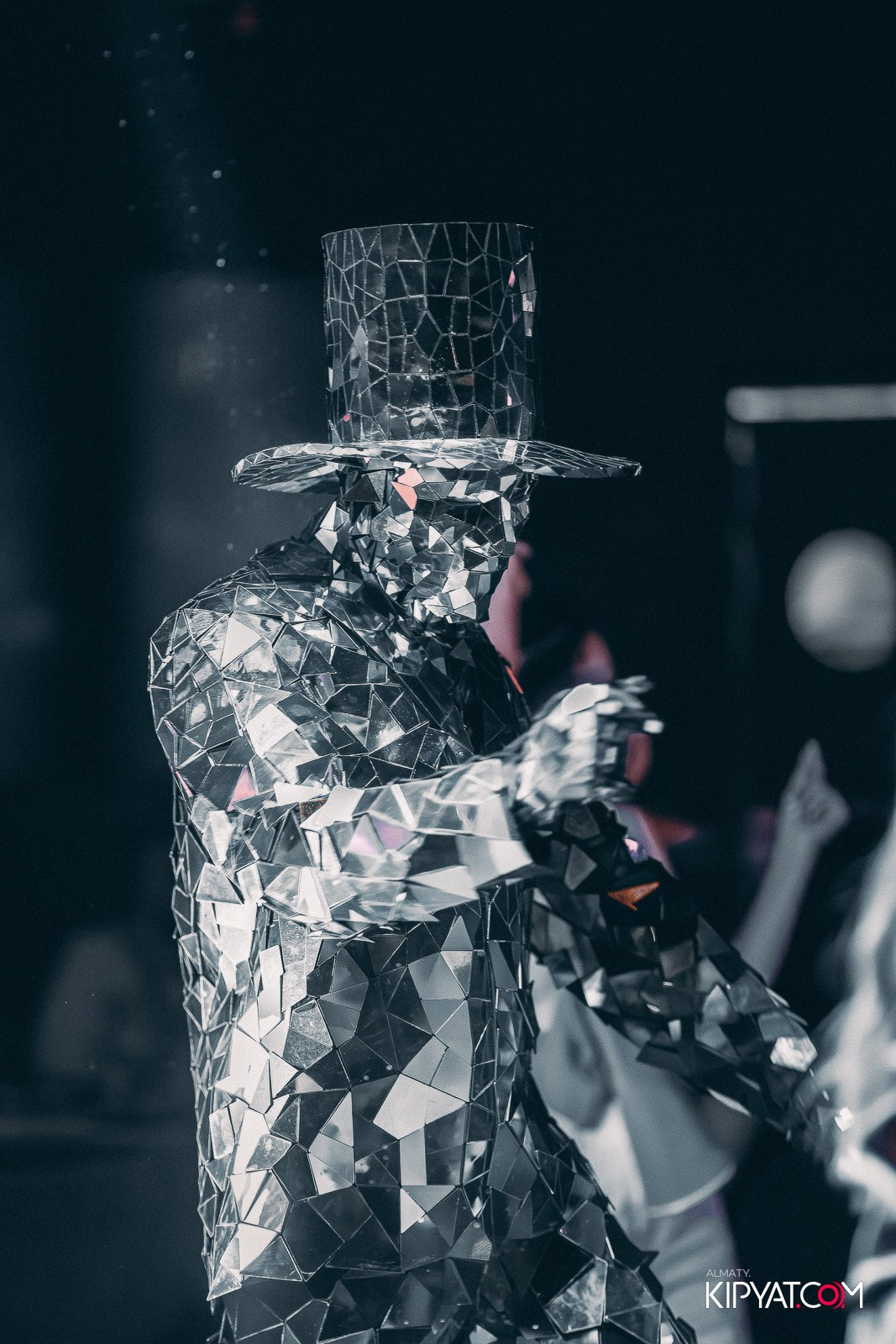 MOOD KARAOKE & TERRACE. КИПЯТКОМ АЛМАТЫ!