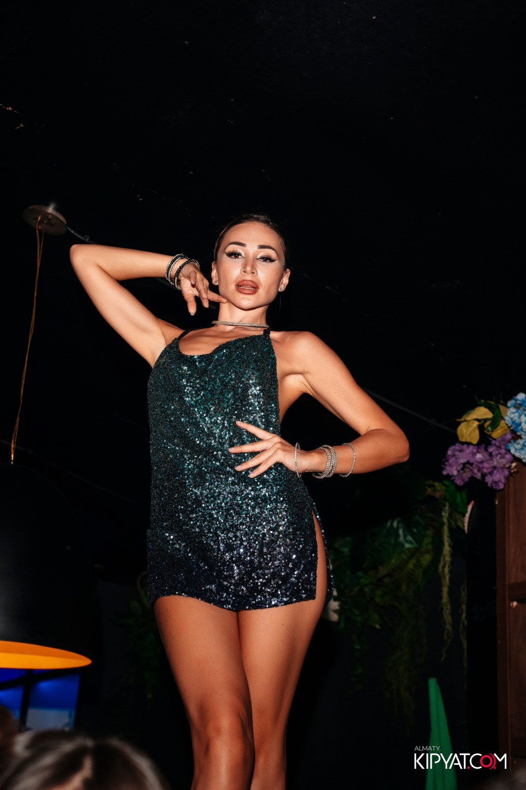 UYAT EMES BAR. КИПЯТКОМ АЛМАТЫ!