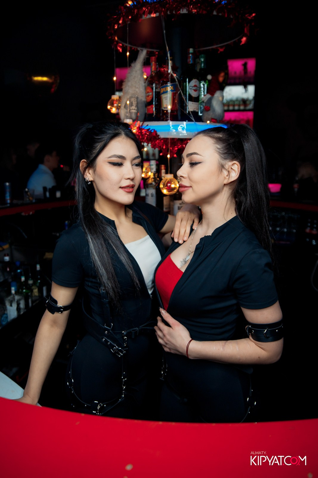 UYAT EMES BAR. КИПЯТКОМ АЛМАТЫ!