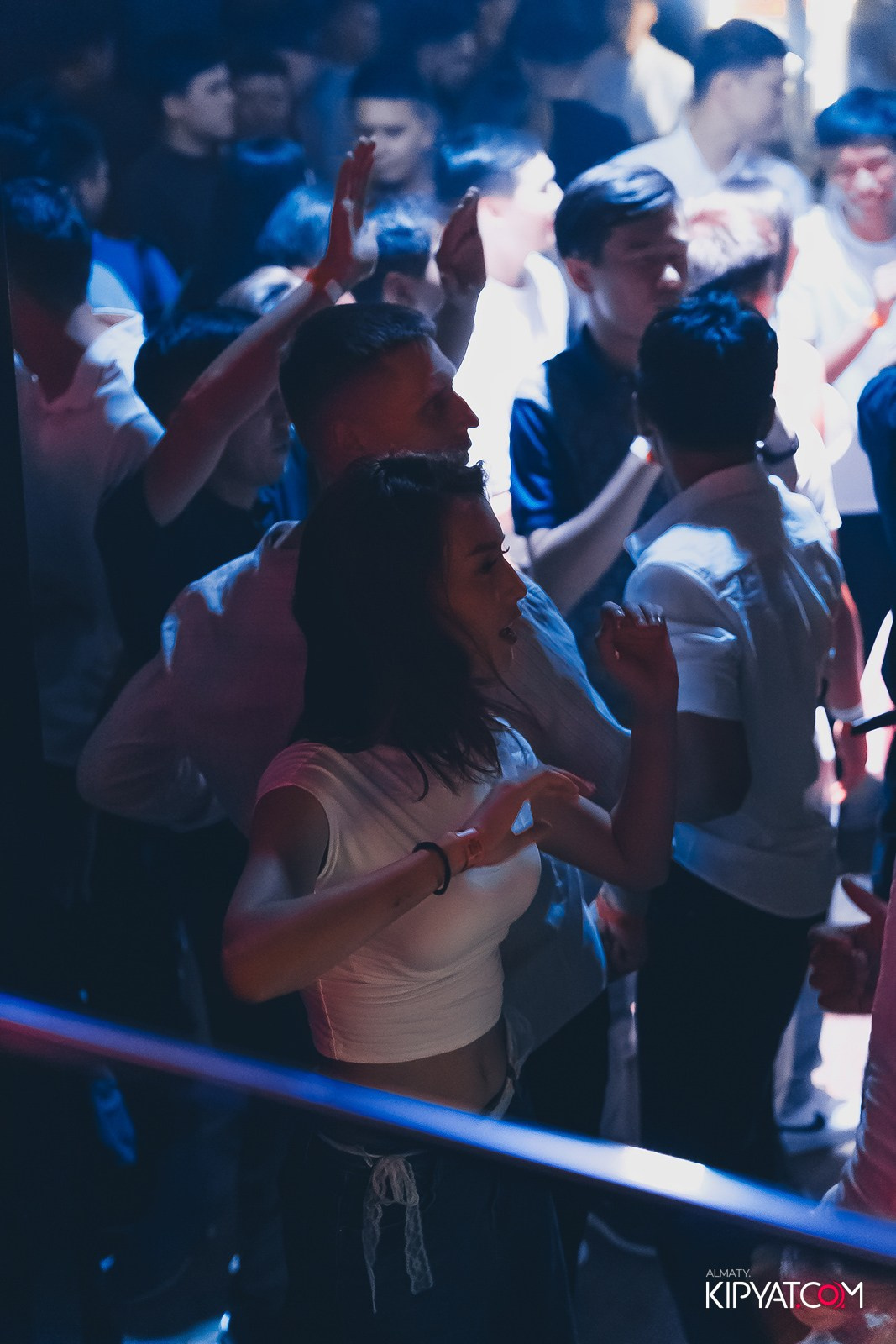 UYAT EMES BAR. КИПЯТКОМ АЛМАТЫ!