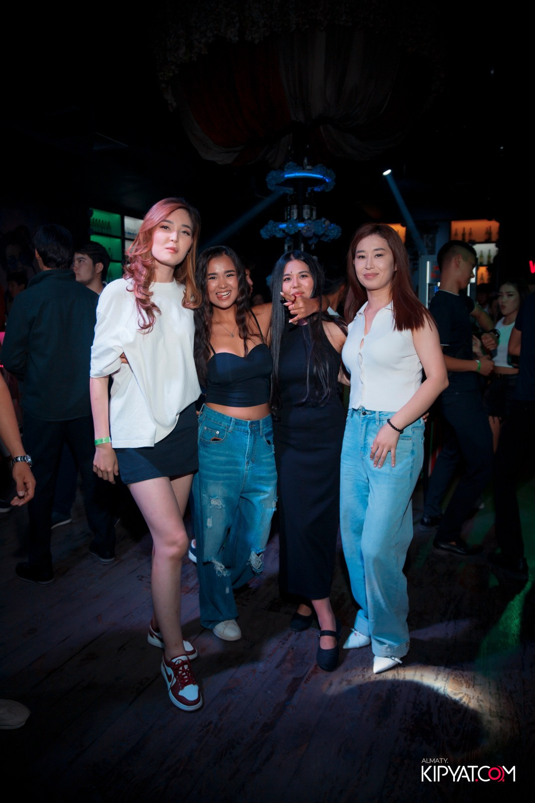 UYAT EMES BAR. КИПЯТКОМ АЛМАТЫ!