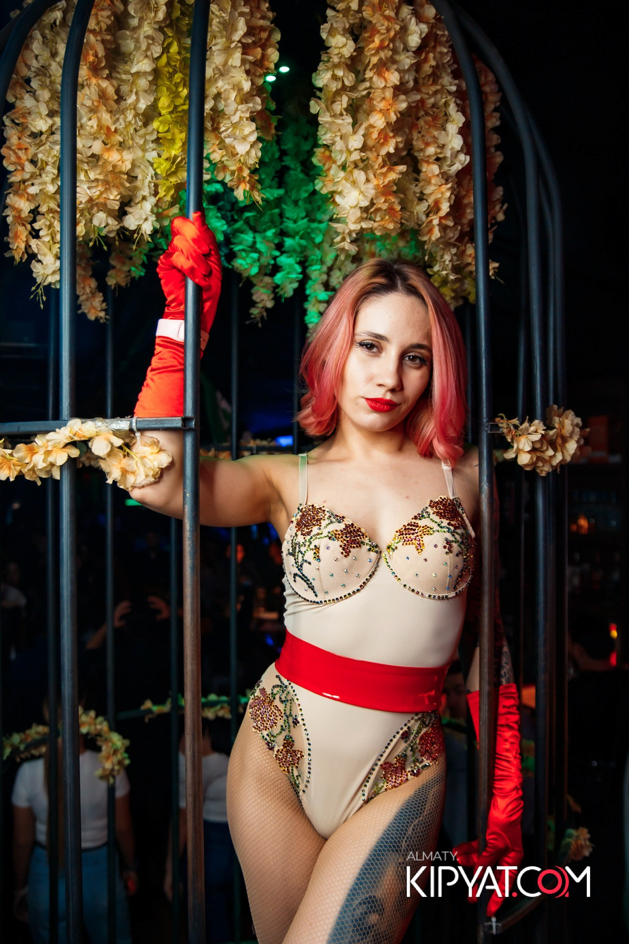 UYAT EMES BAR. КИПЯТКОМ АЛМАТЫ!