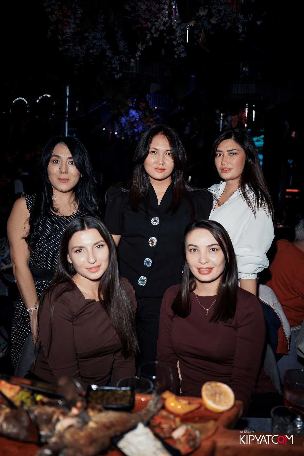 FRIENDS BAR & TERRACE. КИПЯТКОМ АЛМАТЫ!