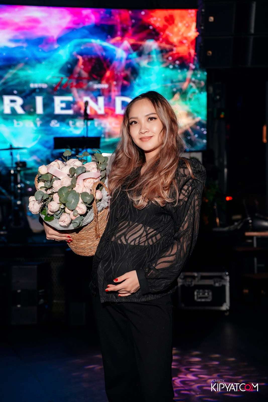 FRIENDS BAR & TERRACE. КИПЯТКОМ АЛМАТЫ!