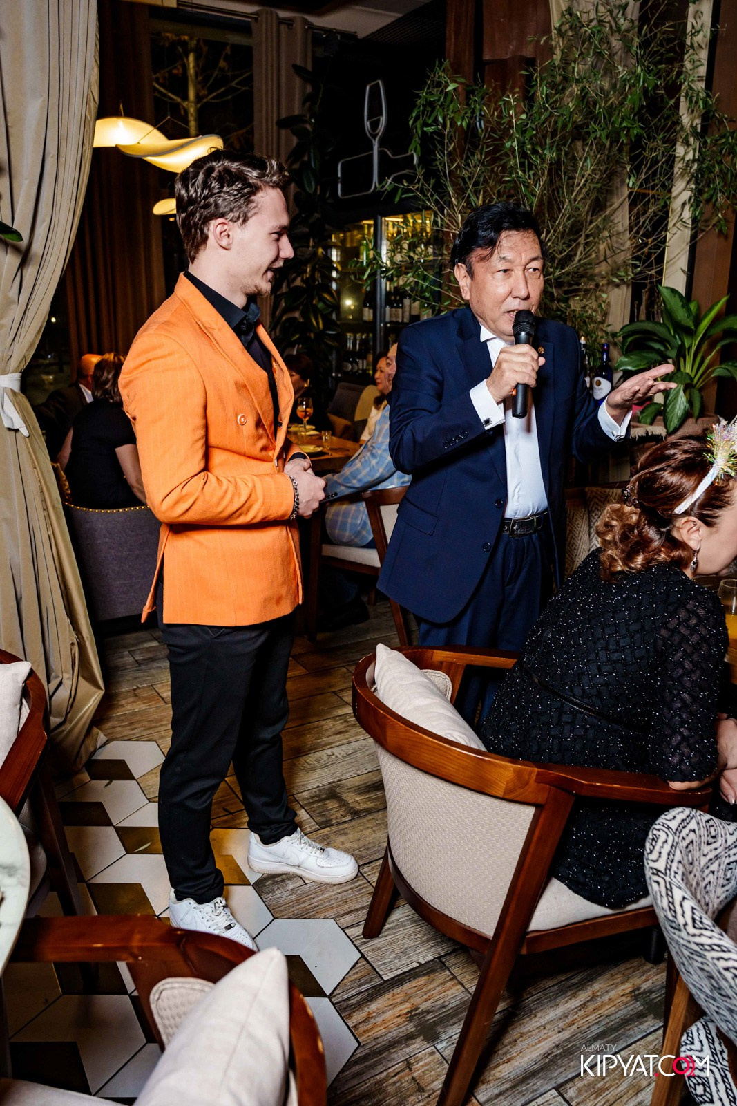 КАФЕ AGOSTO. КИПЯТКОМ АЛМАТЫ!