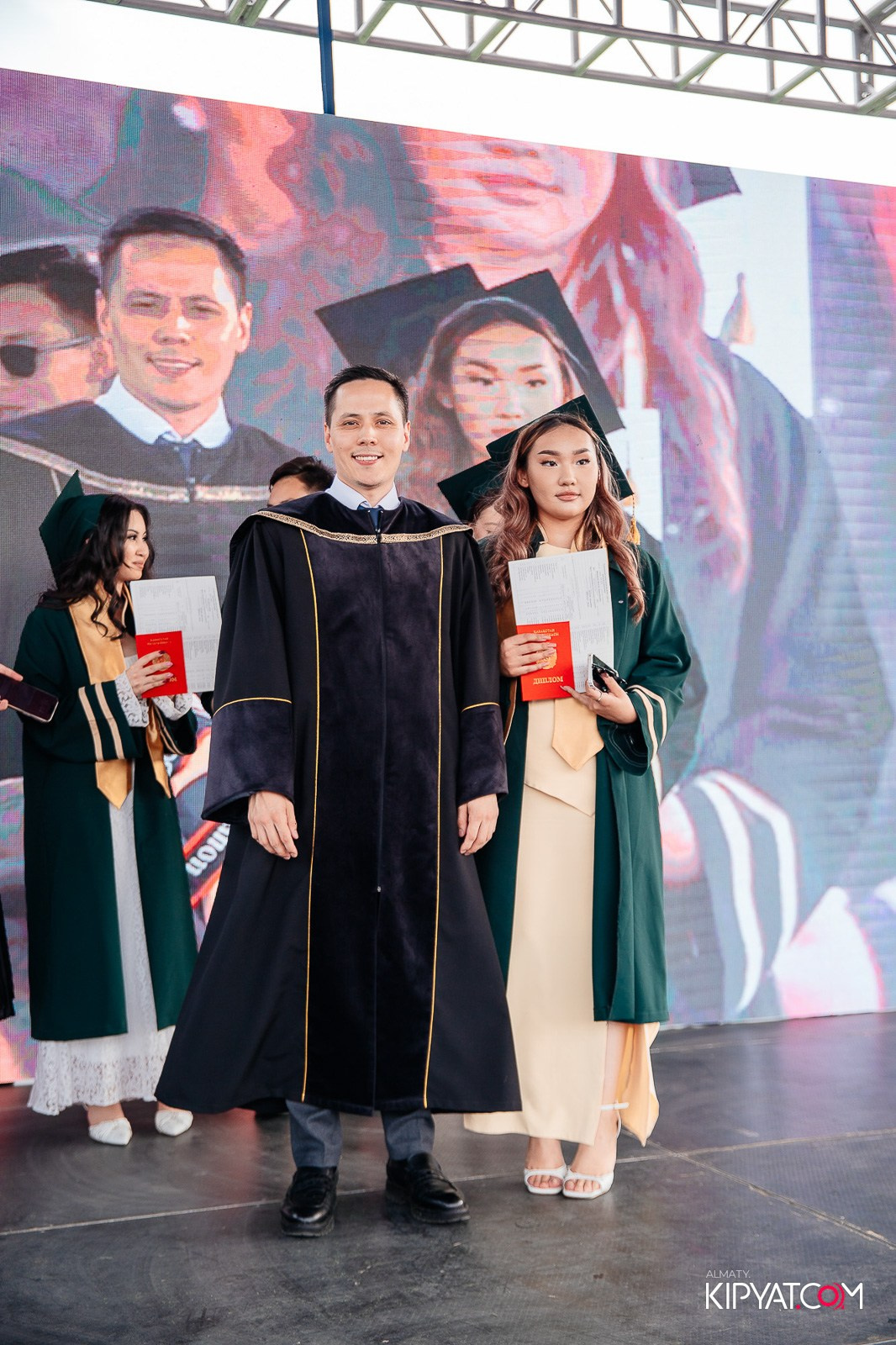 ВРУЧЕНИЕ ДИПЛОМОВ — НАРХОЗ КОЛЛЕДЖ. Part 3. КИПЯТКОМ АЛМАТЫ!