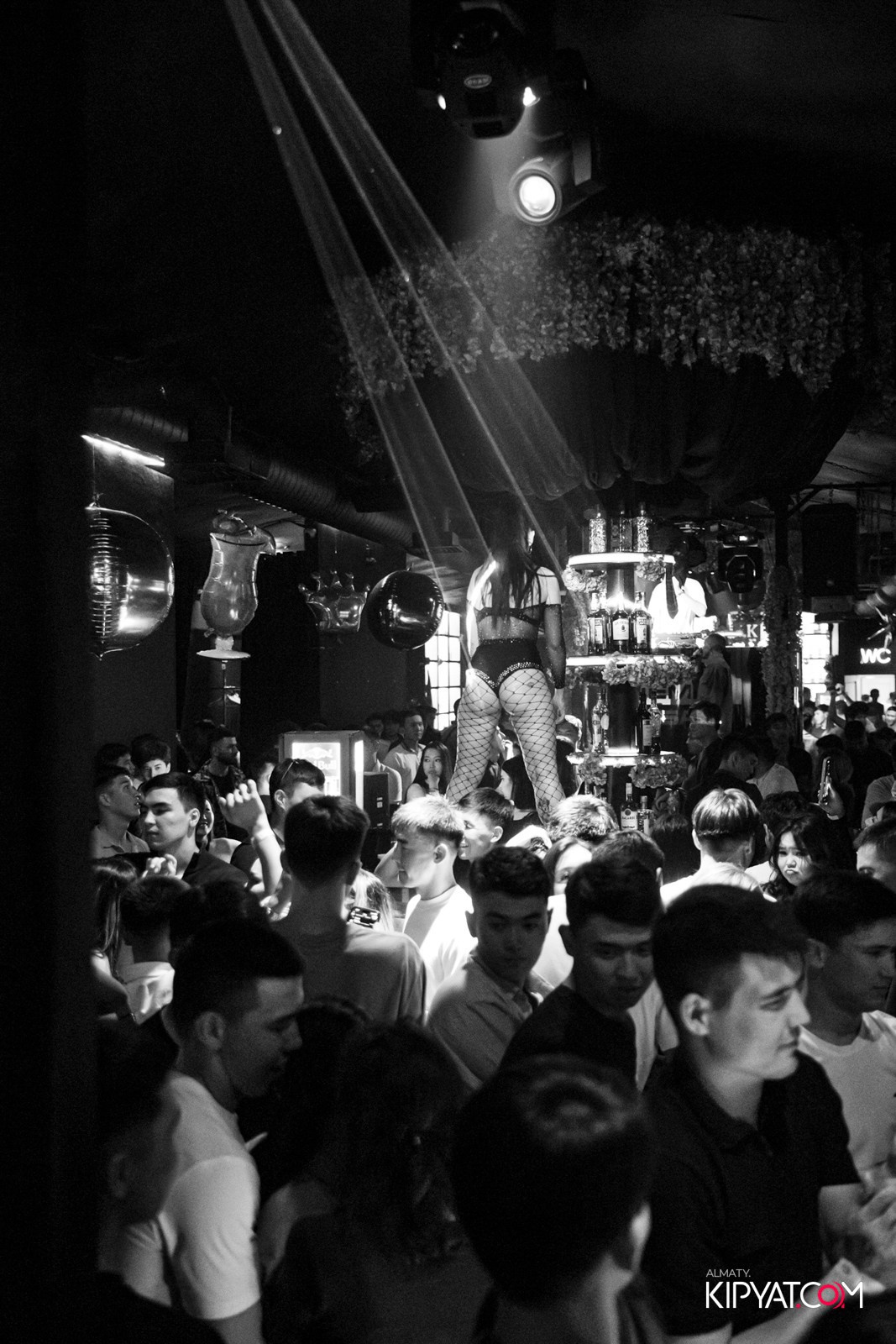 UYAT EMES BAR. КИПЯТКОМ АЛМАТЫ!