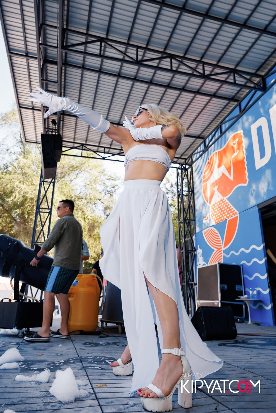 ПЕННАЯ ВЕЧЕРИНКА/ДЫМОВОЕ ШОУ/БАССЕЙН DELIGHT POOL. КИПЯТКОМ АЛМАТЫ!