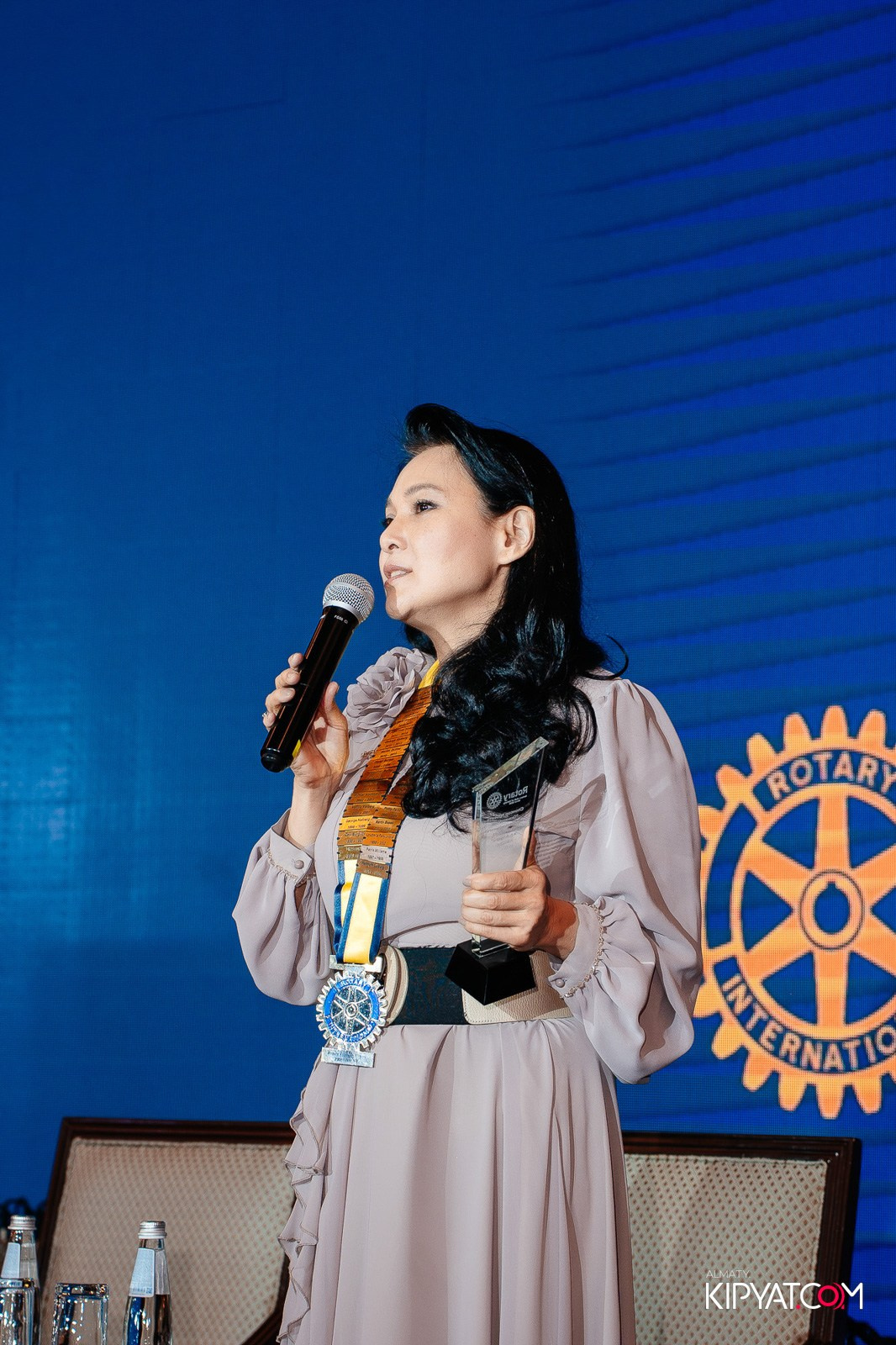 БЛАГОТВОРИТЕЛЬНЫЙ УЖИН В ЧЕСТЬ 30-ЛЕТИЯ ROTARY CLUB OF ALMATY. КИПЯТКОМ АЛМАТЫ!