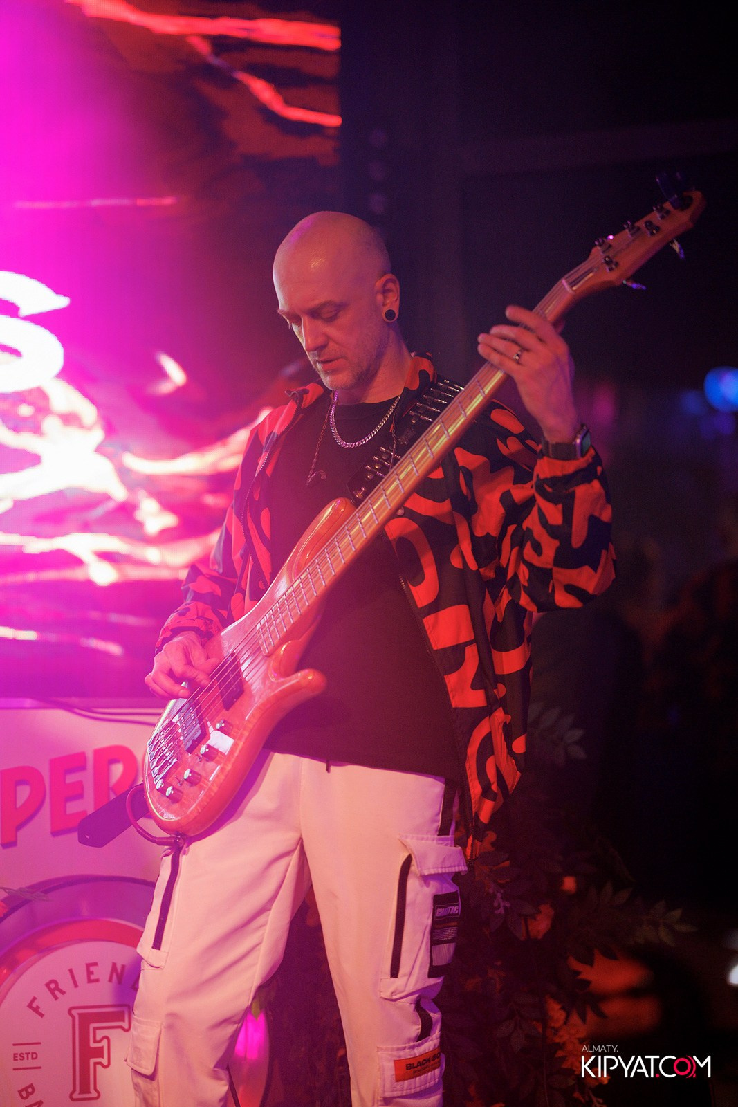 FRIENDS BAR & TERRACE. КИПЯТКОМ АЛМАТЫ! Фотосъемка мероприятий в Алматы