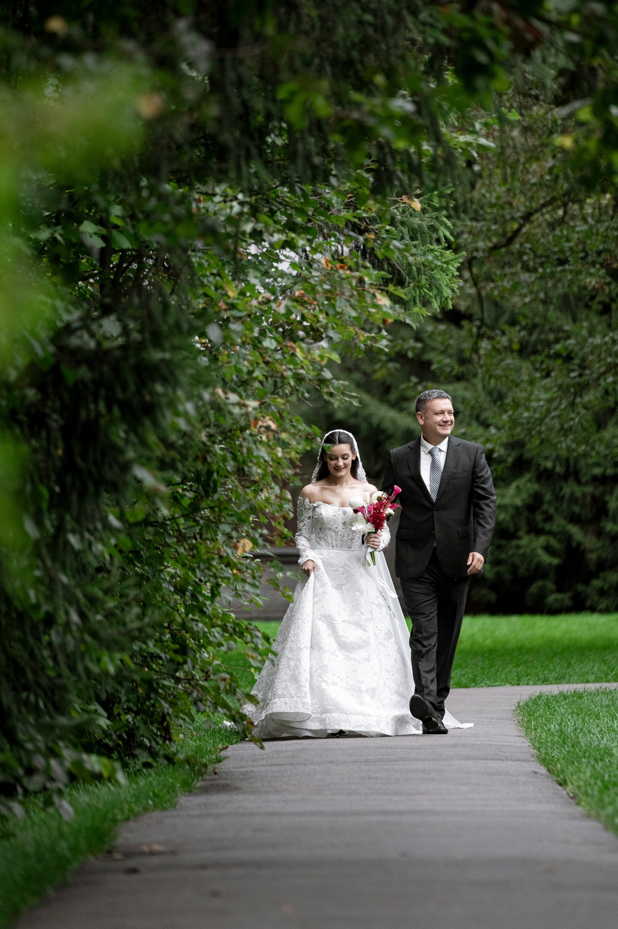 Иван и Софья (Mironova Wedding) — Hide. Фотограф Антон Горин