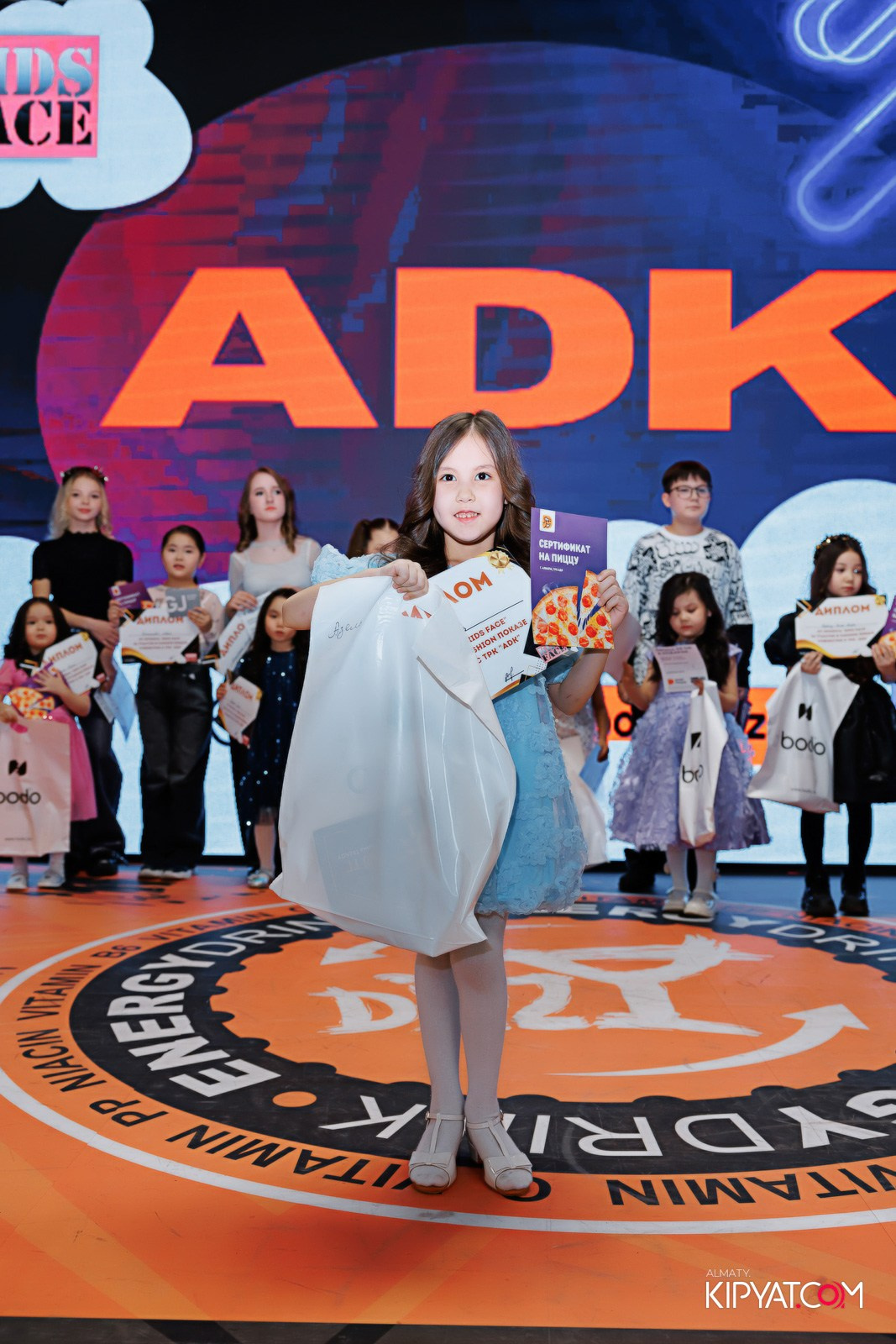 ДЕТСКИЙ МОДНЫЙ ПОКАЗ ОТ МОДЕЛЬНОГО АГЕНТСТВА «KIDSFACE». КИПЯТКОМ АЛМАТЫ!