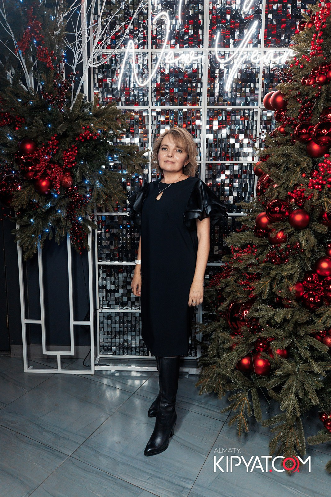 FRIENDS BAR & TERRACE. КИПЯТКОМ АЛМАТЫ!