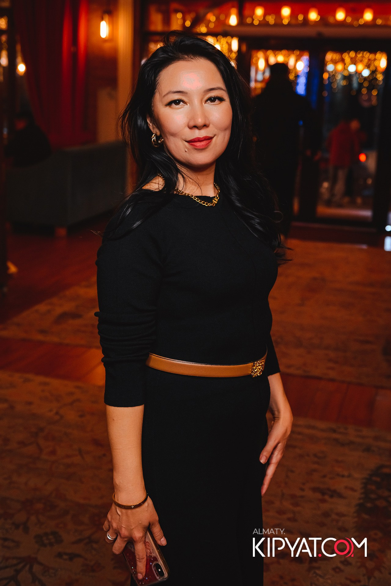 ГРУЗИНСКИЙ ДВОР НА КАБАНБАЙ БАТЫРА. КИПЯТКОМ АЛМАТЫ!