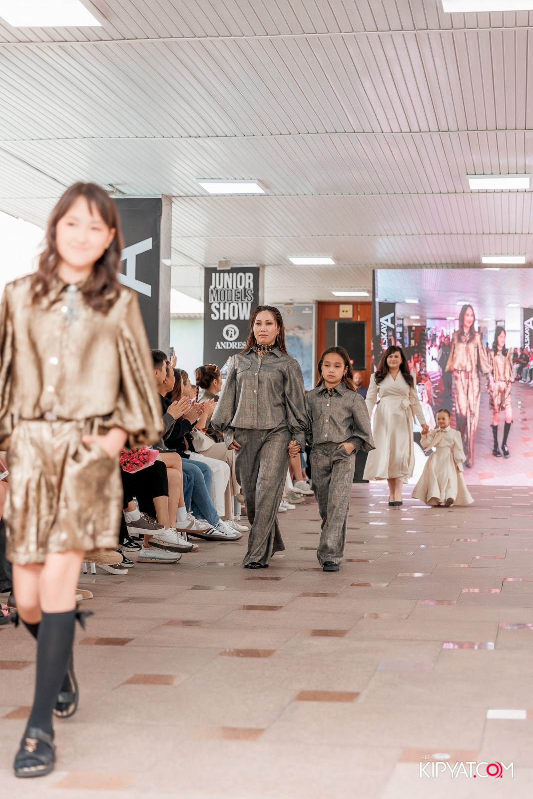 JUNIOR FASHION SHOW. КИПЯТКОМ АЛМАТЫ!