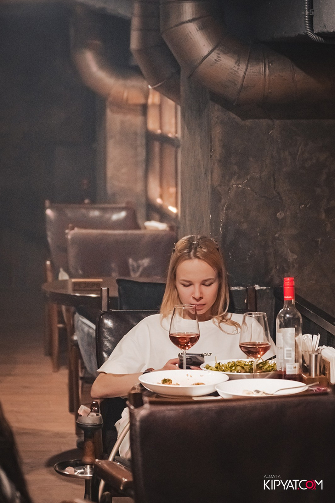 РЕСТО-БАР СКАНДАЛИСТЪ. КИПЯТКОМ АЛМАТЫ!