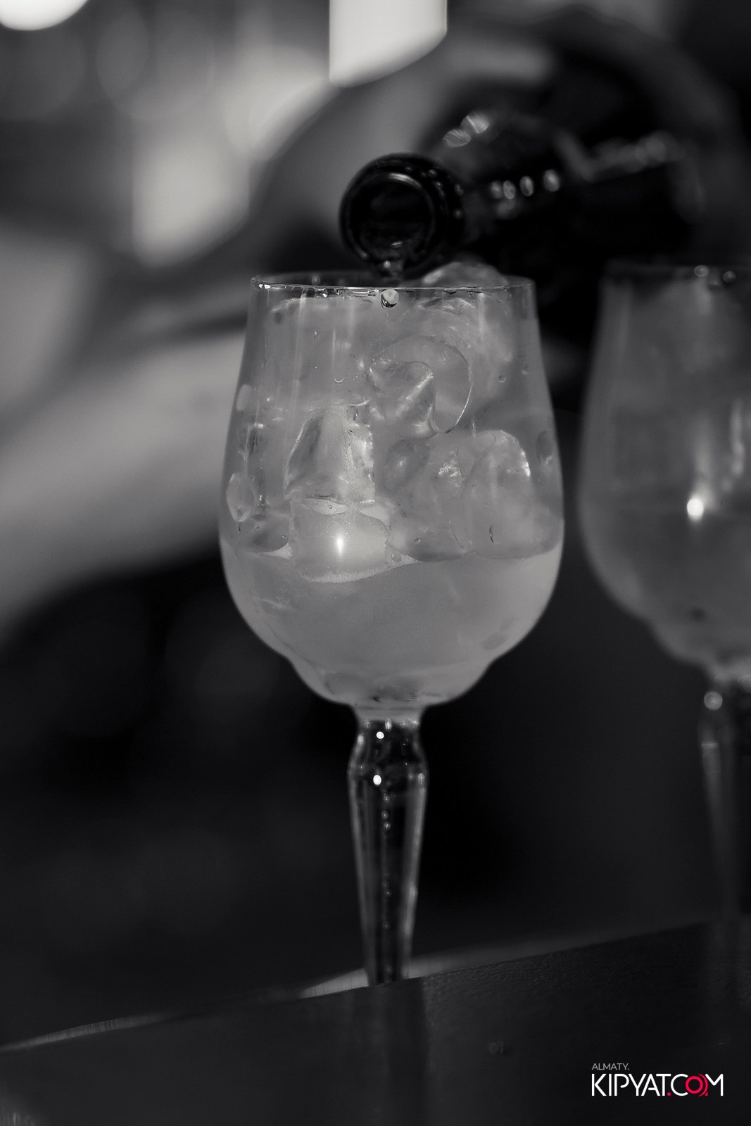 FRIENDS BAR & TERRACE. КИПЯТКОМ АЛМАТЫ!