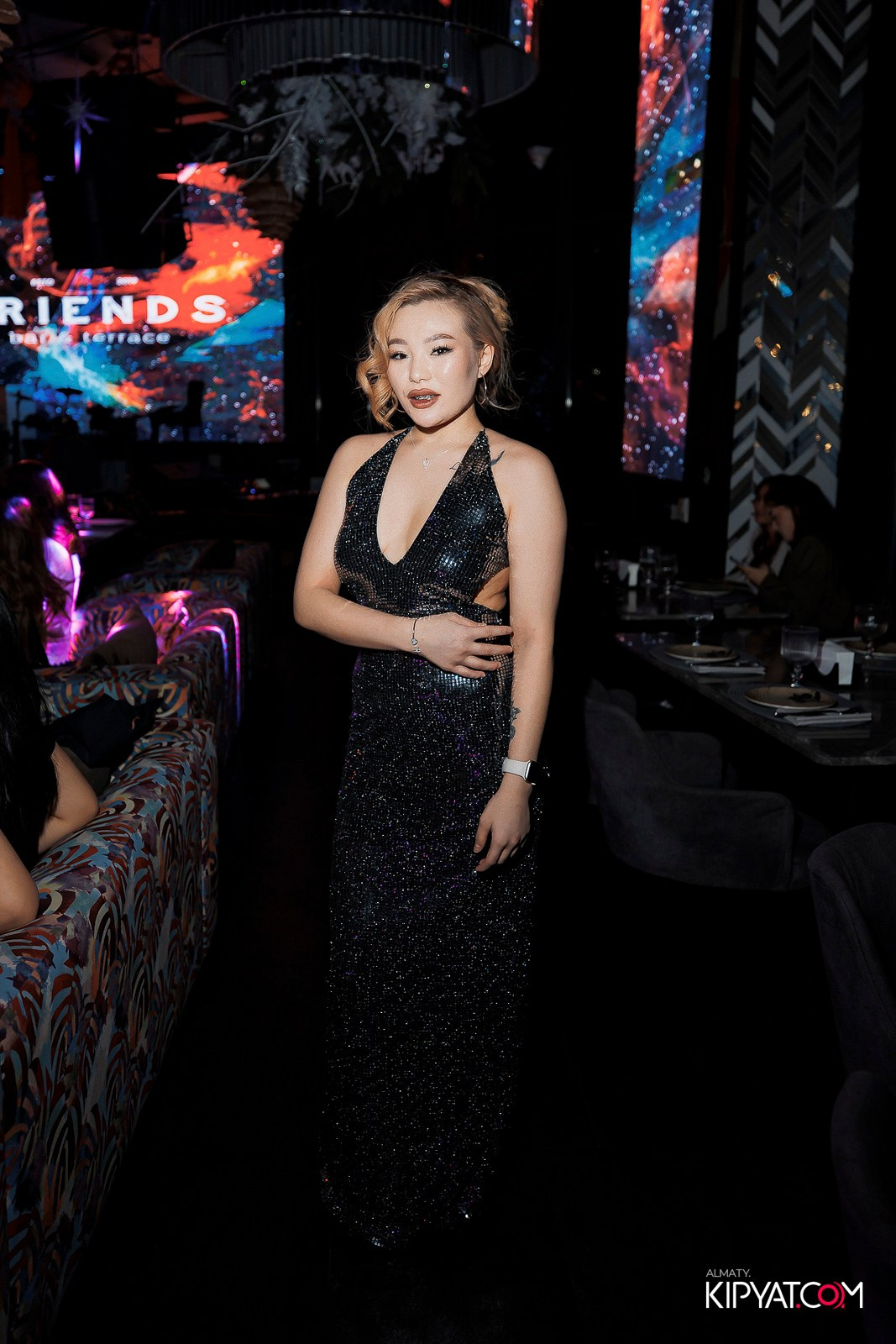 FRIENDS BAR & TERRACE. КИПЯТКОМ АЛМАТЫ! Фотосъемка мероприятий в Алматы