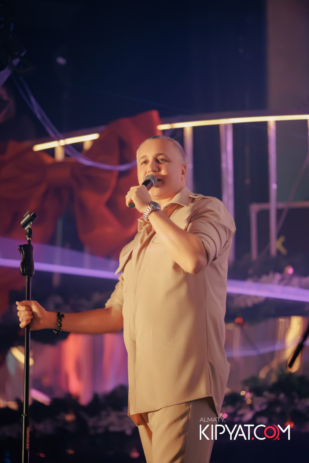 SANTA BARBARA — ПИТ ДЖЕЙСОН (ГР. ПРЕМЬЕР-МИНИСТР) И ИЛЬЯ ЗУДИН (ГР. ДИНАМИТ) НА ПРЕДНОВОГОДНЕЙ ВЕЧЕРИНКЕ. КИПЯТКОМ АЛМАТЫ!