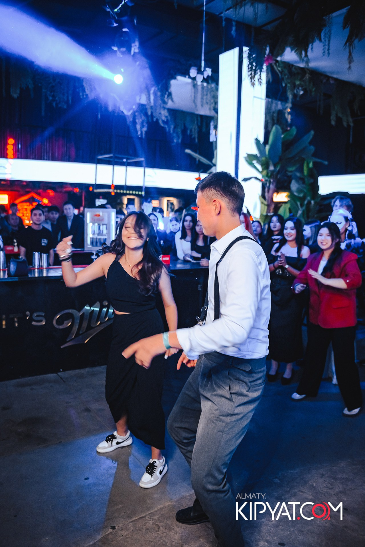 ПОСВЯЩЕНИЕ В СТУДЕНТЫ ''Q'' UNIVERSITY. КИПЯТКОМ АЛМАТЫ!