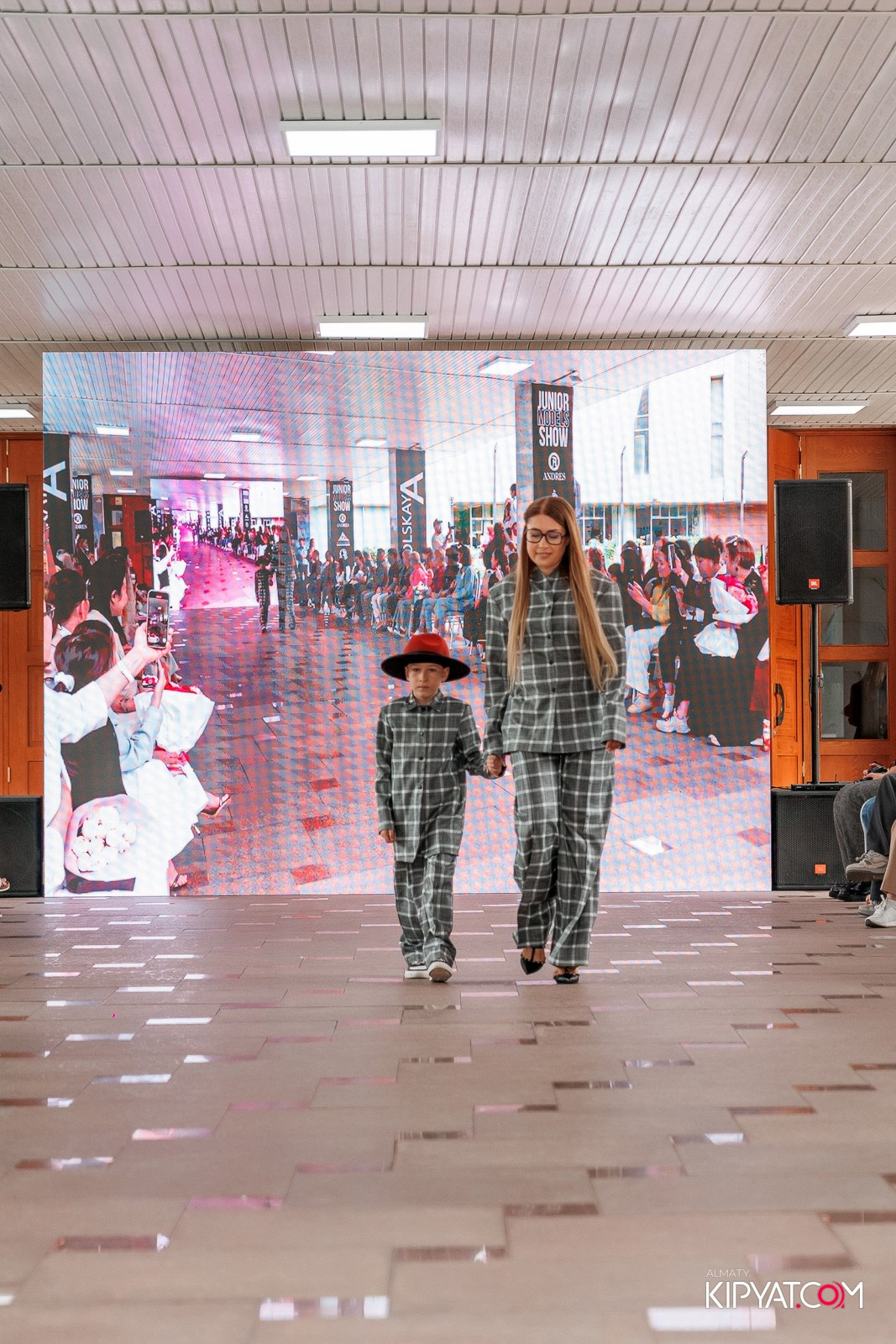 JUNIOR FASHION SHOW. КИПЯТКОМ АЛМАТЫ!