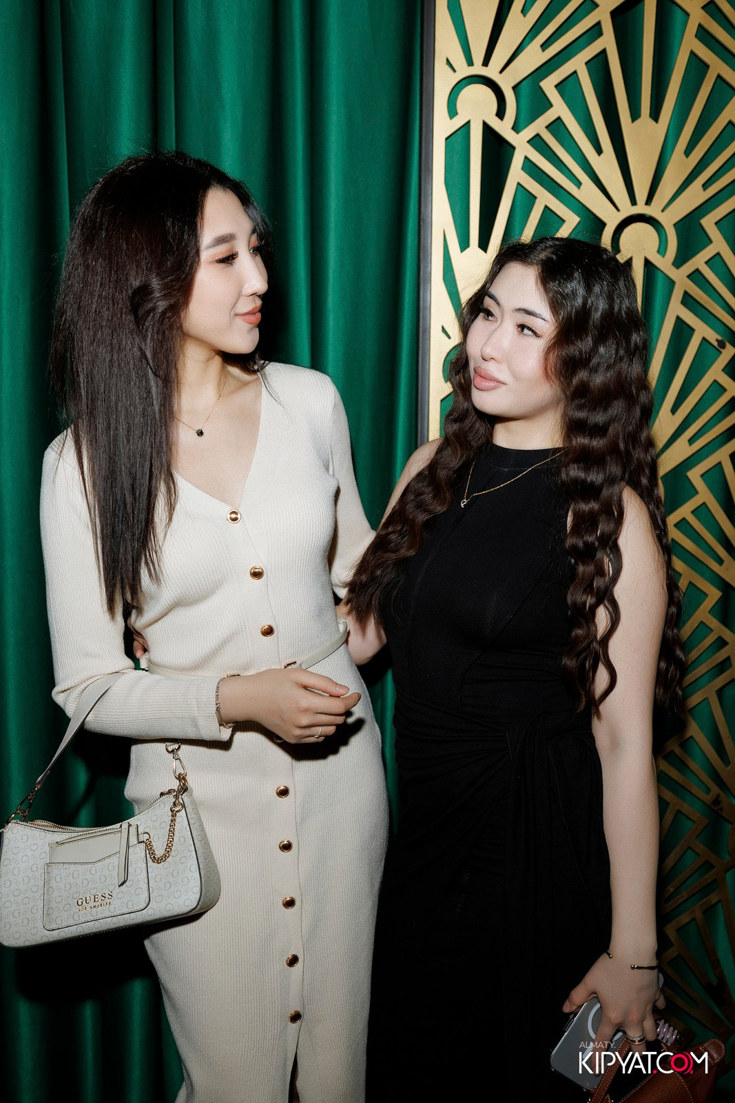 OLOVO BAR НА САТПАЕВА. КИПЯТКОМ АЛМАТЫ! Фотосъемка мероприятий в Алматы