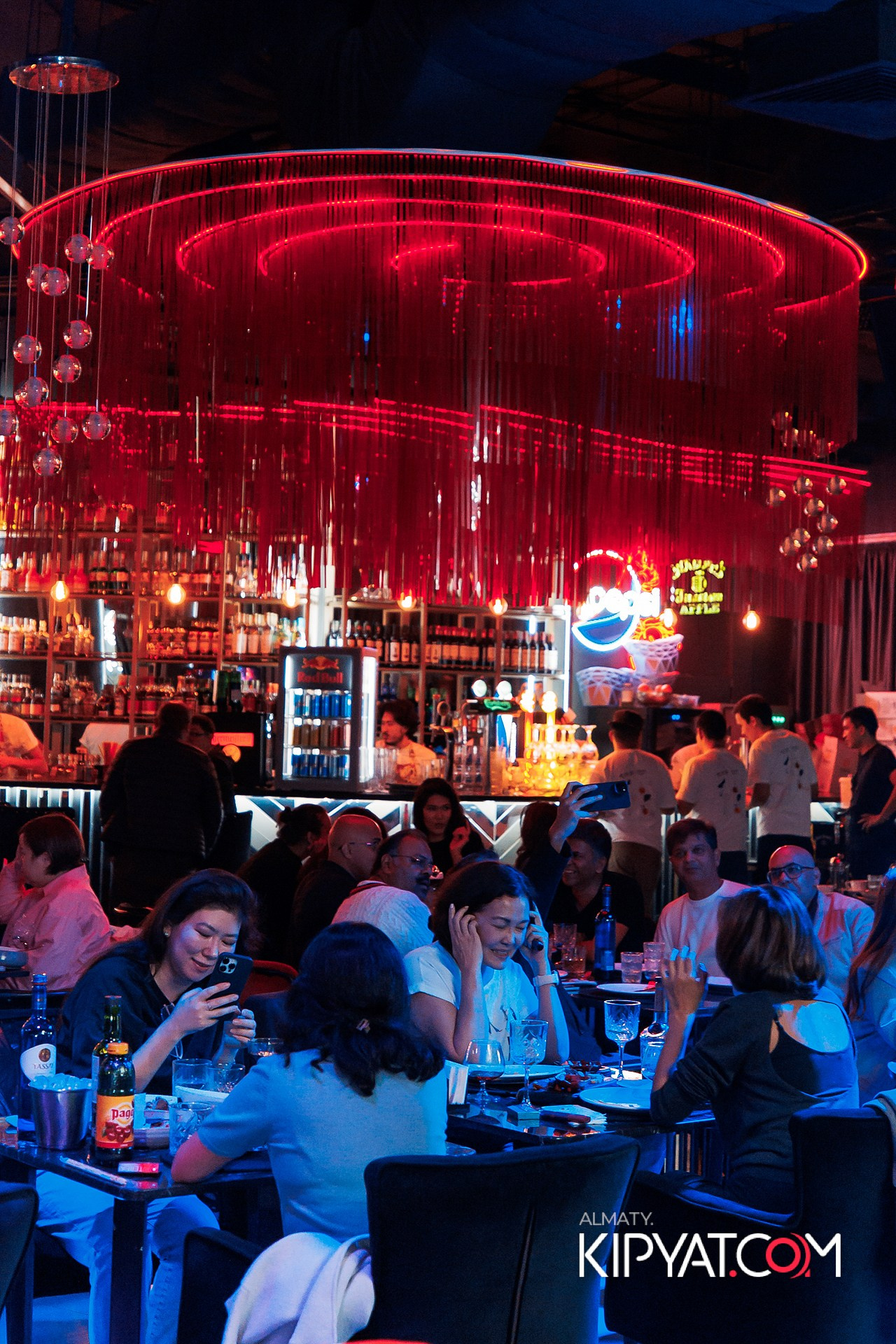 FRIENDS BAR & TERRACE. КИПЯТКОМ АЛМАТЫ! Фотосъемка мероприятий в Алматы